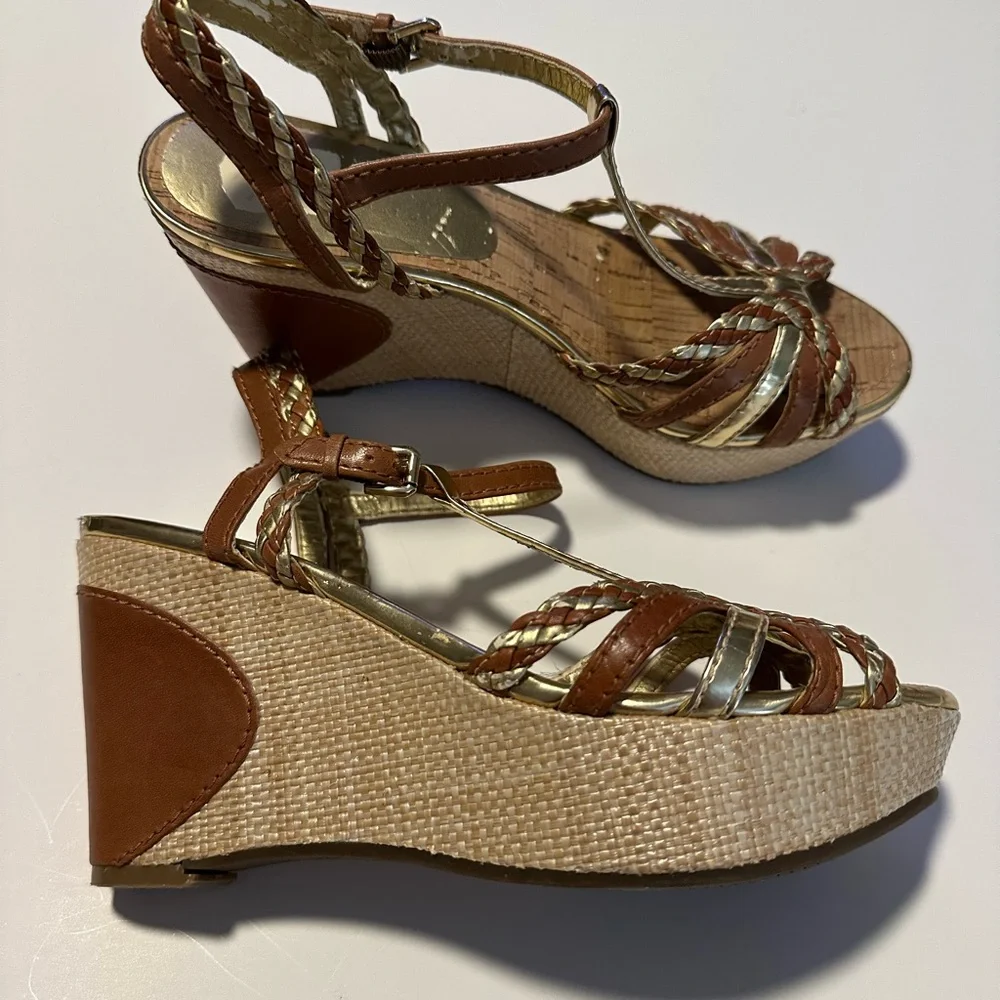 Marc Fisher Women's Wedge  Sandals 7 M US  Size Brown And Tan Cork Heels Preown